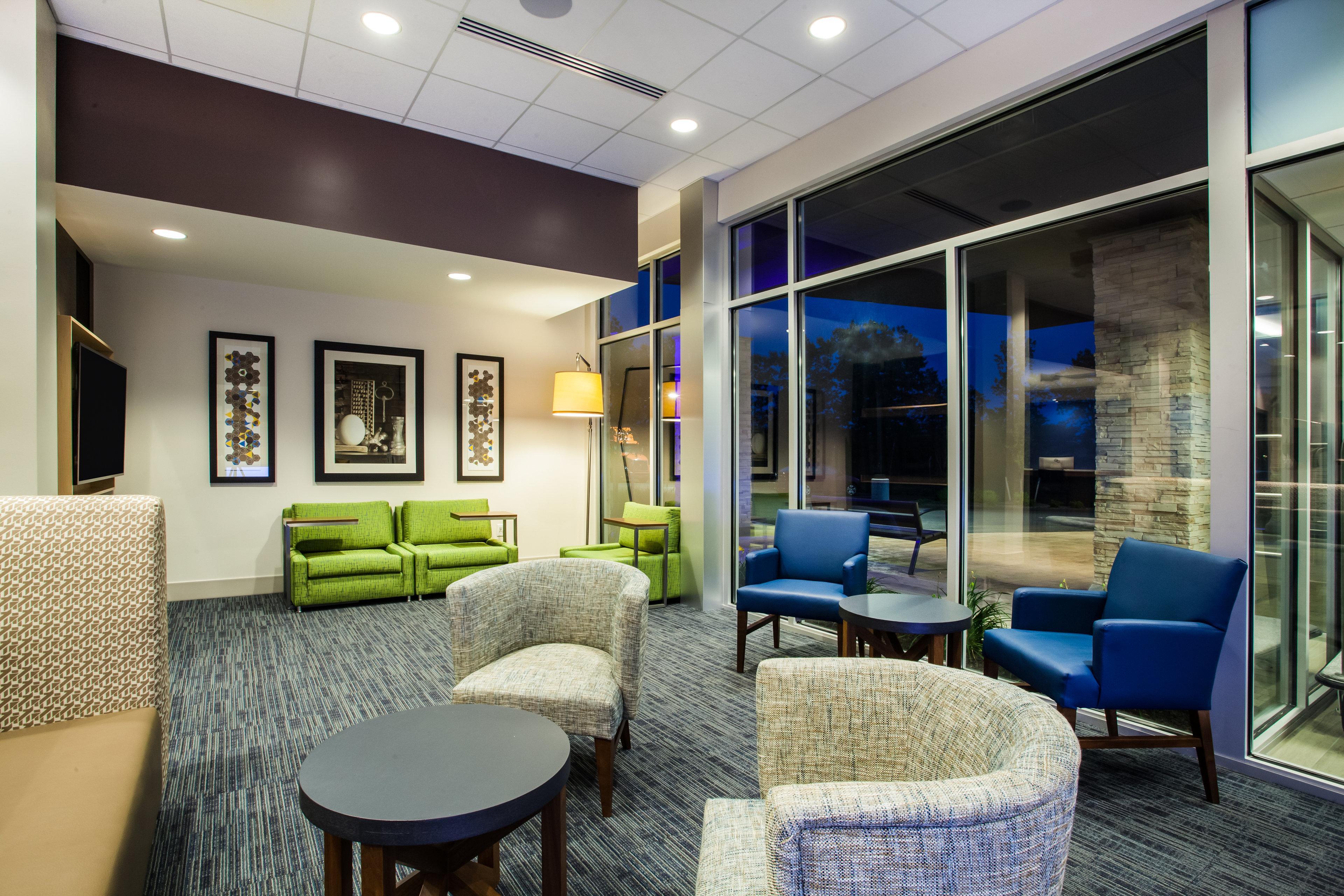 Holiday Inn Express Queensbury-Lake George Area By Ihg Exterior photo