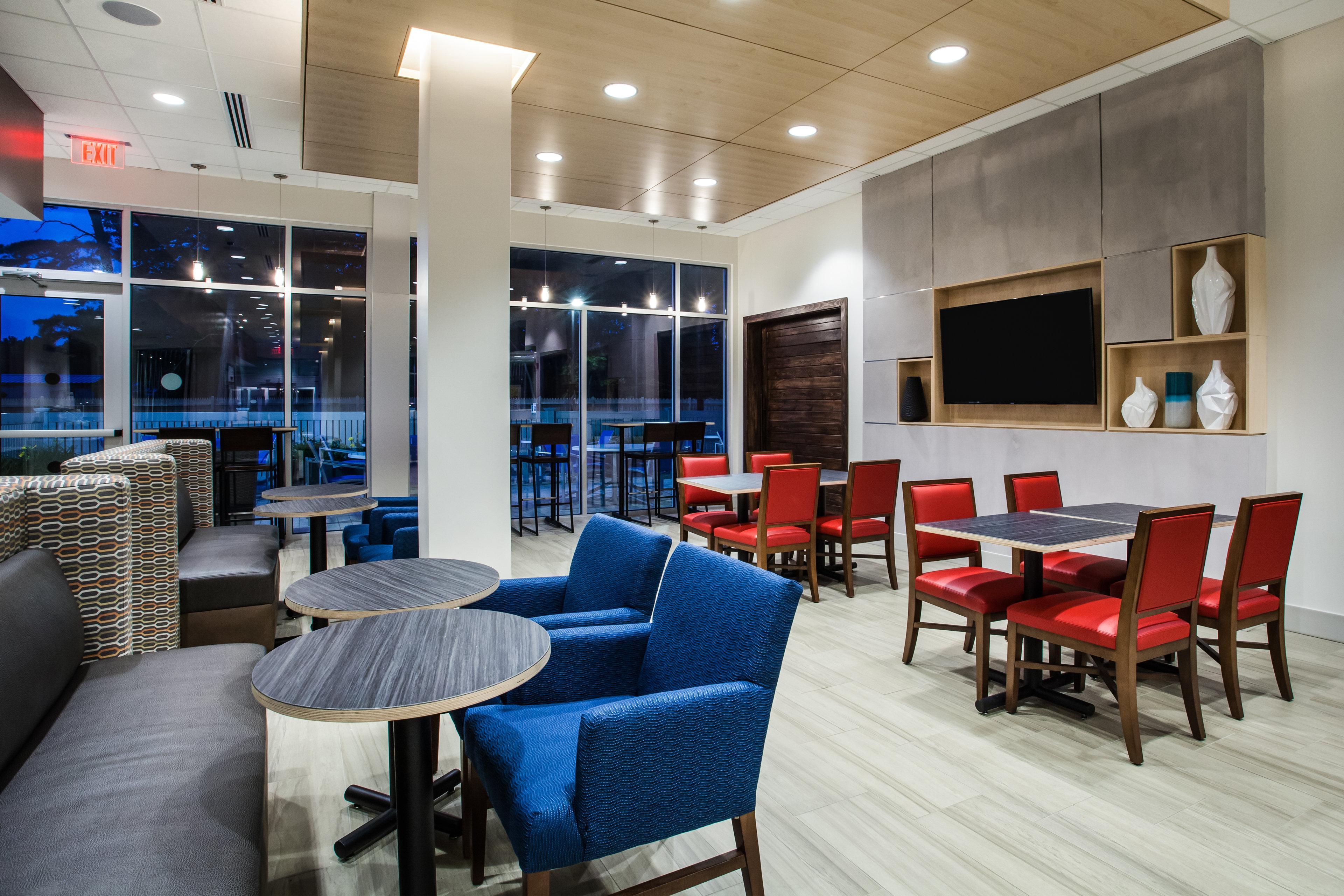 Holiday Inn Express Queensbury-Lake George Area By Ihg Exterior photo
