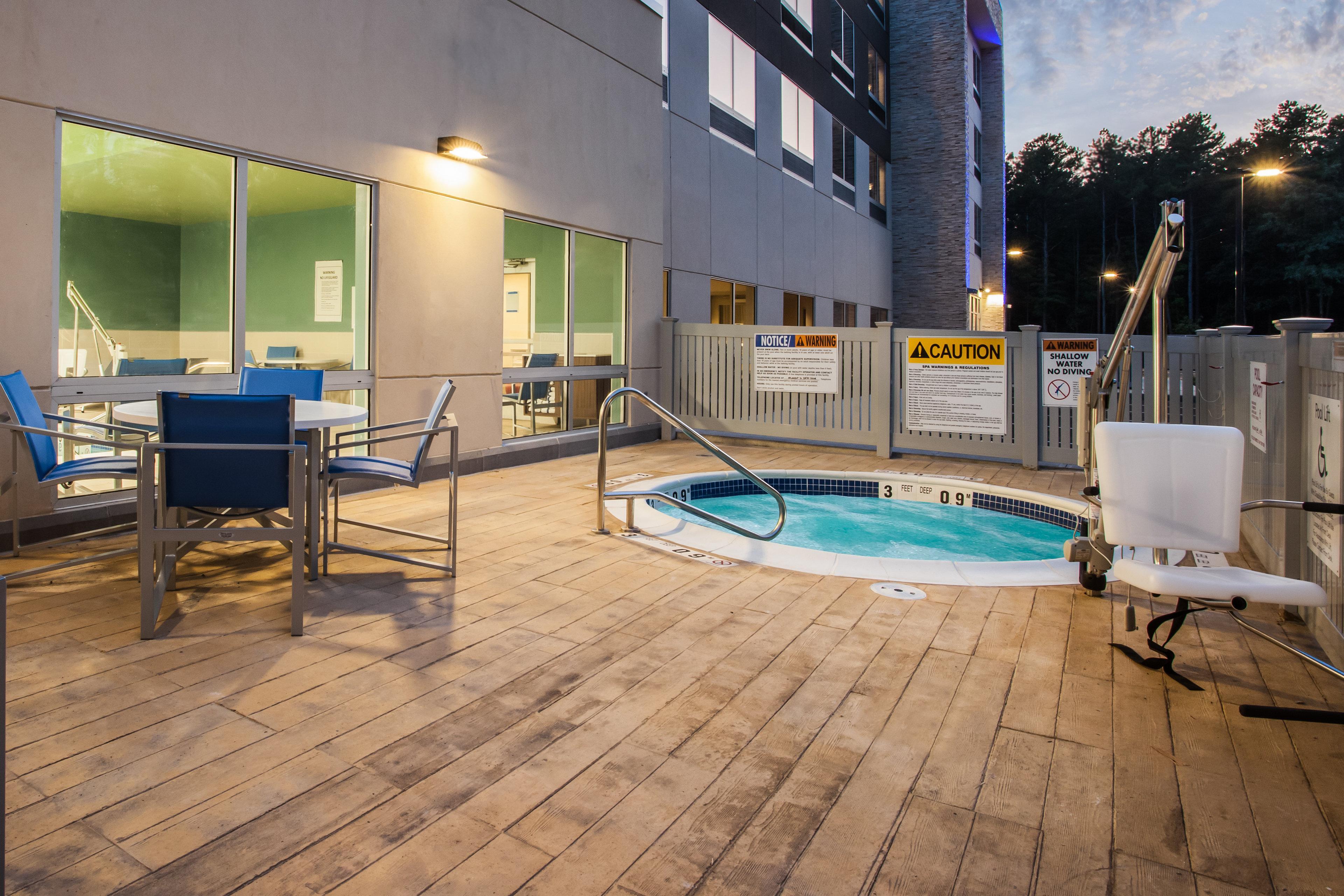 Holiday Inn Express Queensbury-Lake George Area By Ihg Exterior photo